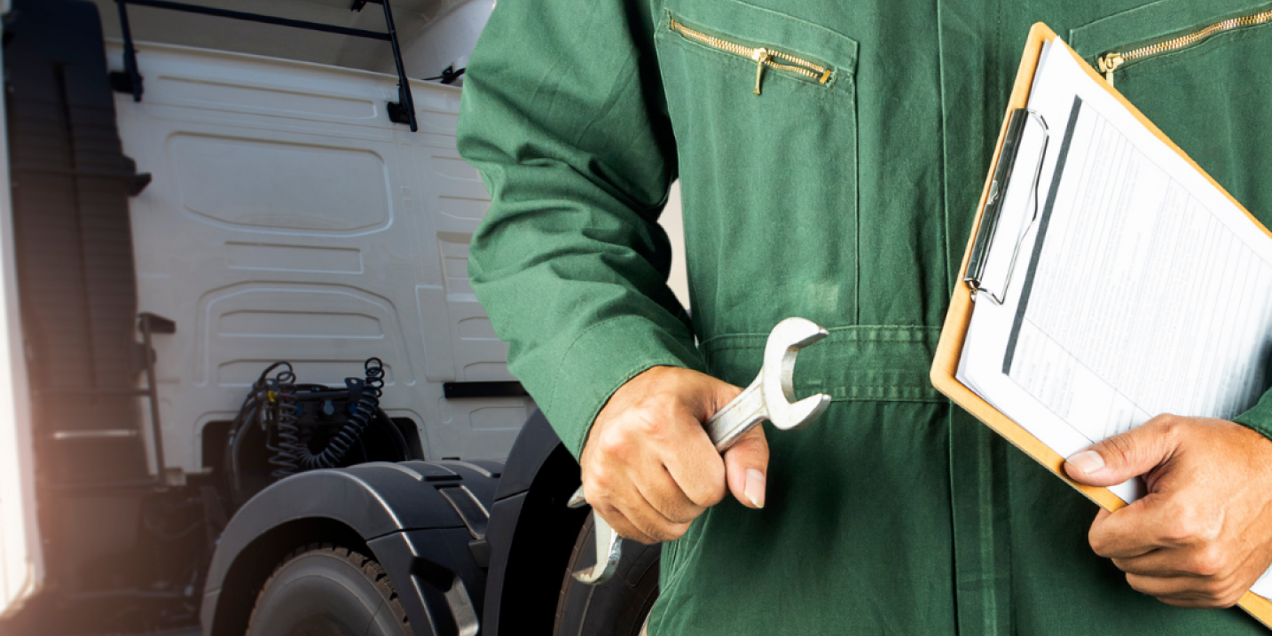 Reducing Fleet Downtime with Mobile Tablet Maintenance